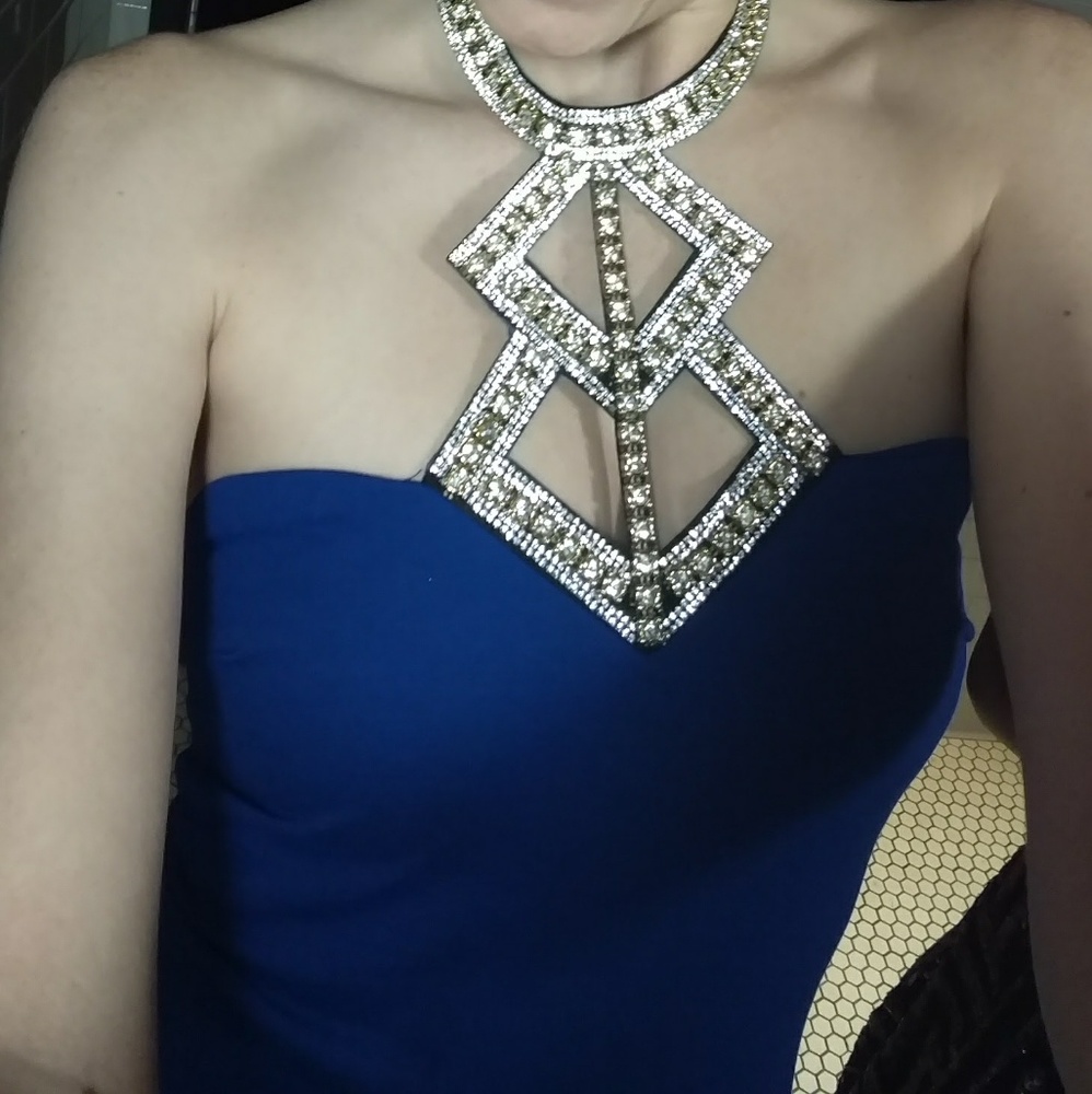 Bodycon dress with jeweled neckline